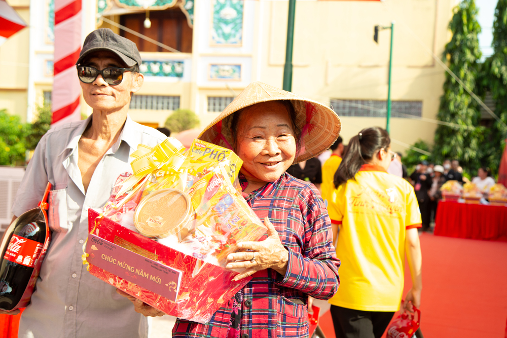 当地居民与可口可乐一同喜迎新春。