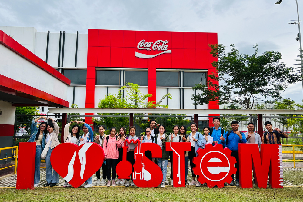 coca cola bottling plant tour